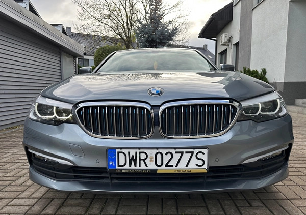 BMW Seria 5 cena 122900 przebieg: 105000, rok produkcji 2018 z Sieradz małe 781